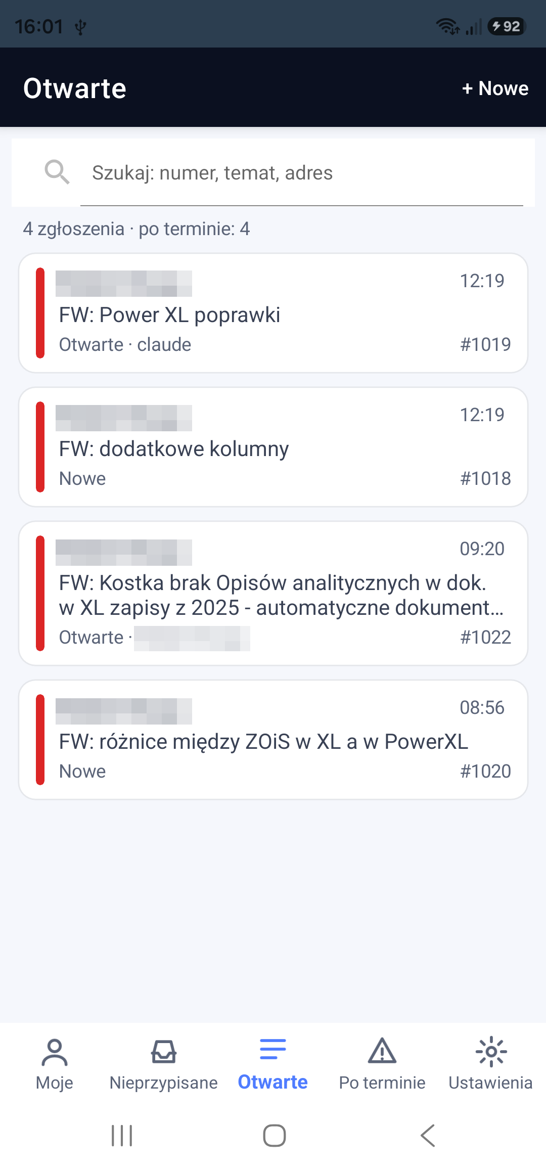 Kolejka otwartych zgłoszeń: nadawca, temat, stan, osoba przypisana i numer; czerwony pasek — po terminie